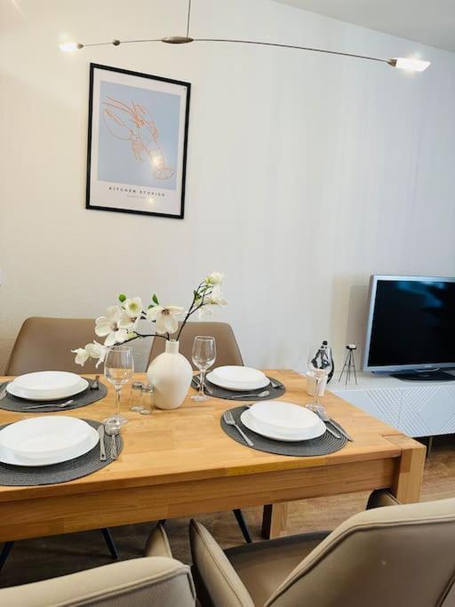 Modern Eingerichtete Wohnung Im Stadtzentrum Zittau Kostenloser Parkplatz ภายนอก รูปภาพ