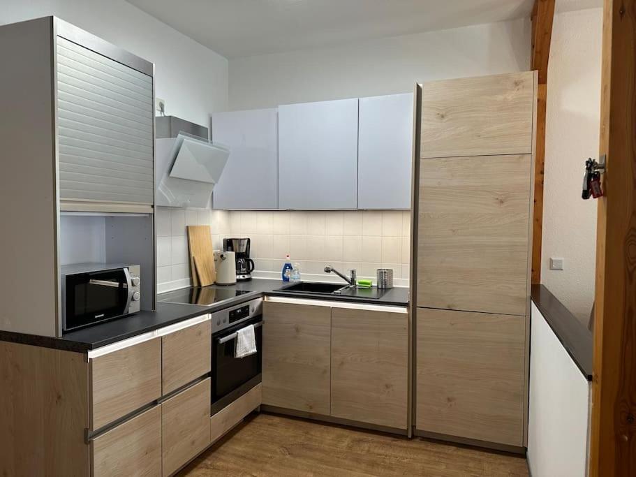 Modern Eingerichtete Wohnung Im Stadtzentrum Zittau Kostenloser Parkplatz ภายนอก รูปภาพ
